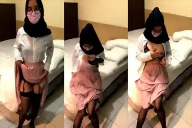 Bokep Hijab Sekretaris Jilbab Kacamata Dihajar Bos Hot